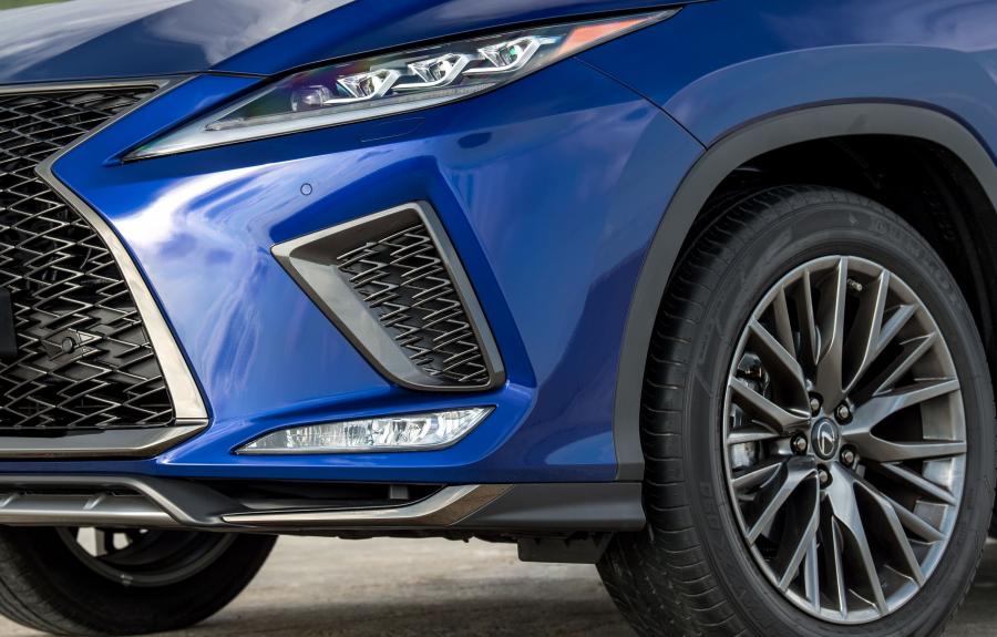 Детали экстерьера Lexus RX300 F-Sport 2019 года  (WW) (фото 5 из 80)
